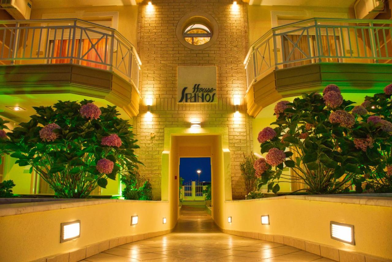 House Spanos Сарти Экстерьер фото